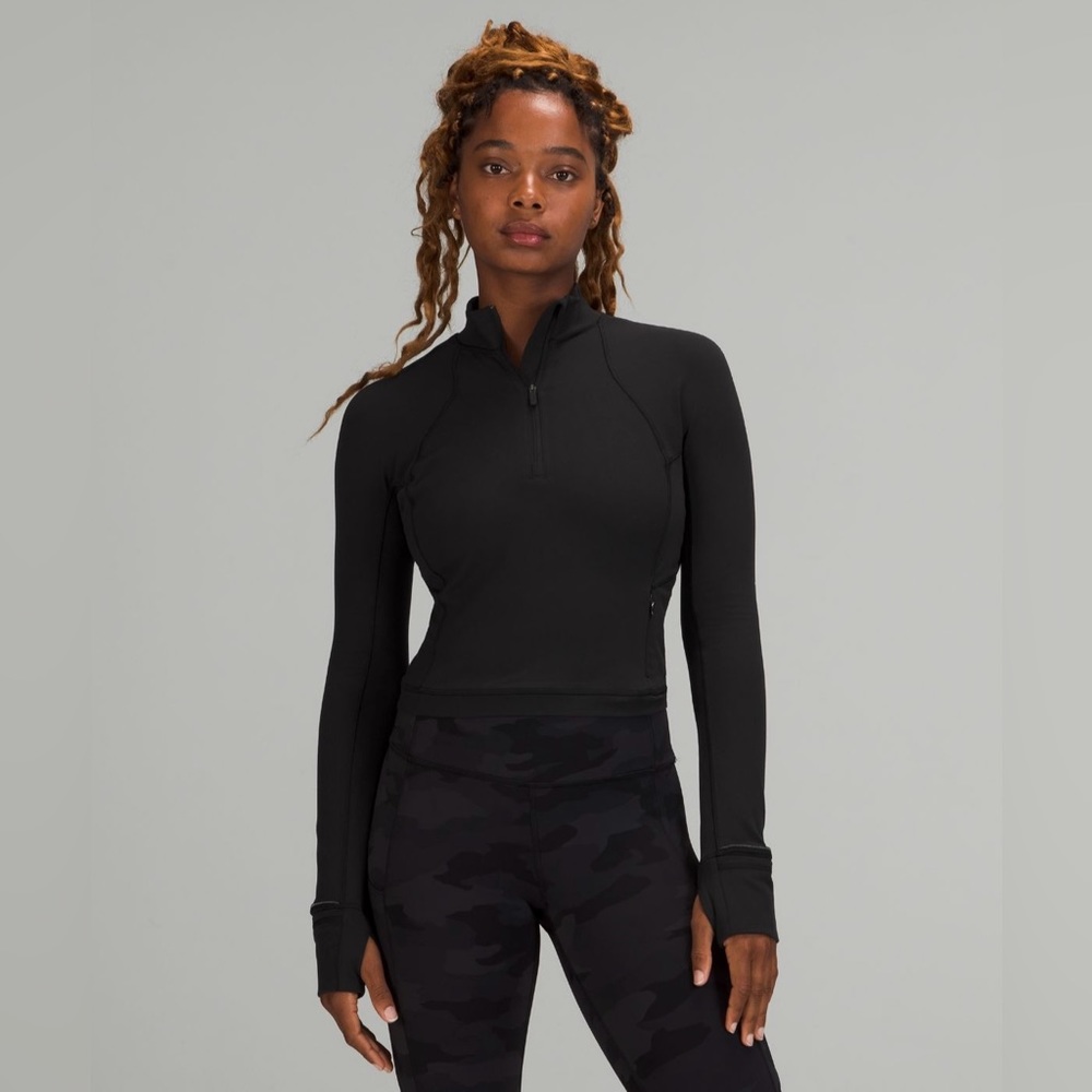 Its Rulu cropped Half Zip -- Black Size 8